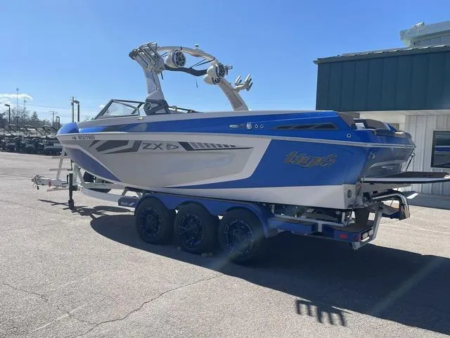 Slide: The Image of Tigé RZX5 2019 - 6