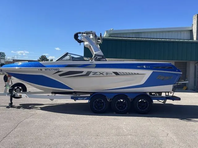 Slide: The Image of Tigé RZX5 2019 - 7