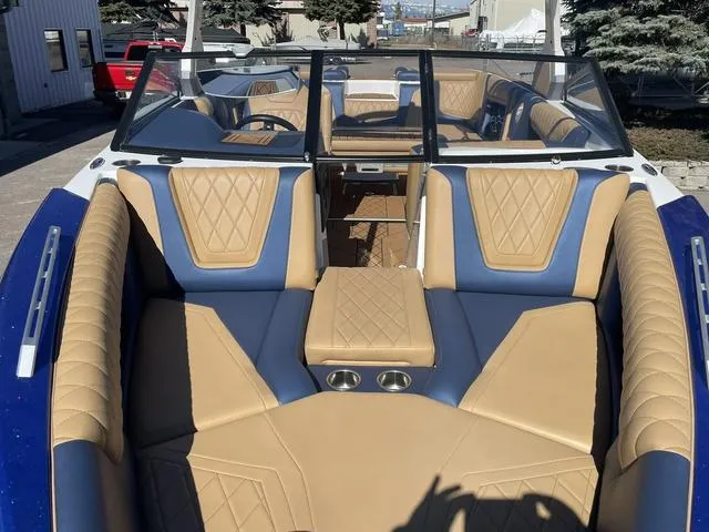 Slide: The Image of Tigé RZX5 2019 - 9