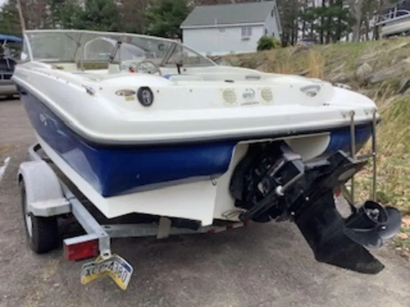 Slide: The Image of 2006 Bayliner 175 BR boat on trailer, rear view. - 6