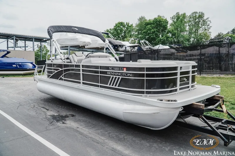Slide: The Image of 2023 Bennington 23LSR pontoon boat at Lake Norman Marina. - 3