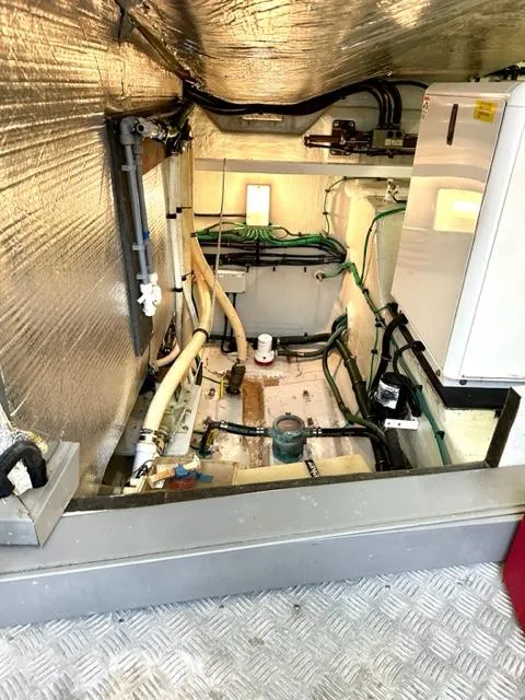 Slide: The Image of Engine room of a 2002 Sunseeker 75 Predator yacht. - 30