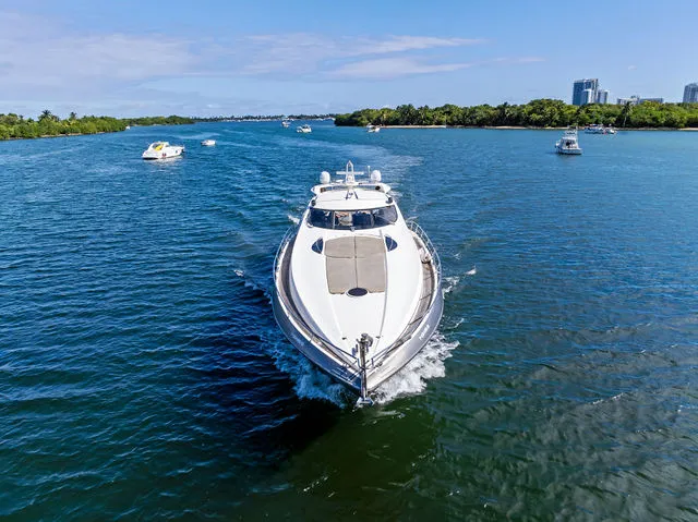 Slide: The Image of Sunseeker Predator 75 2002 - 38