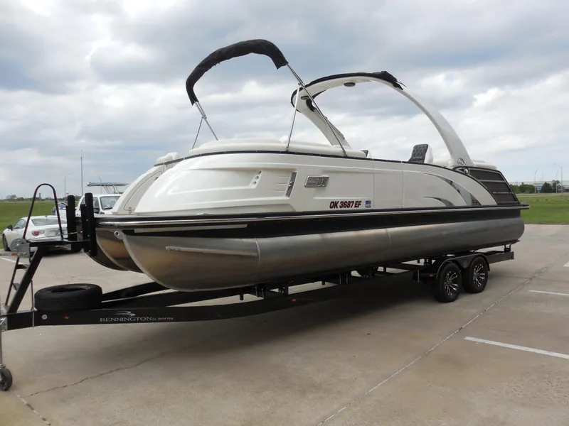 Slide: The Image of 2019 Bennington QX 25 QXFBA pontoon boat on trailer. - 6