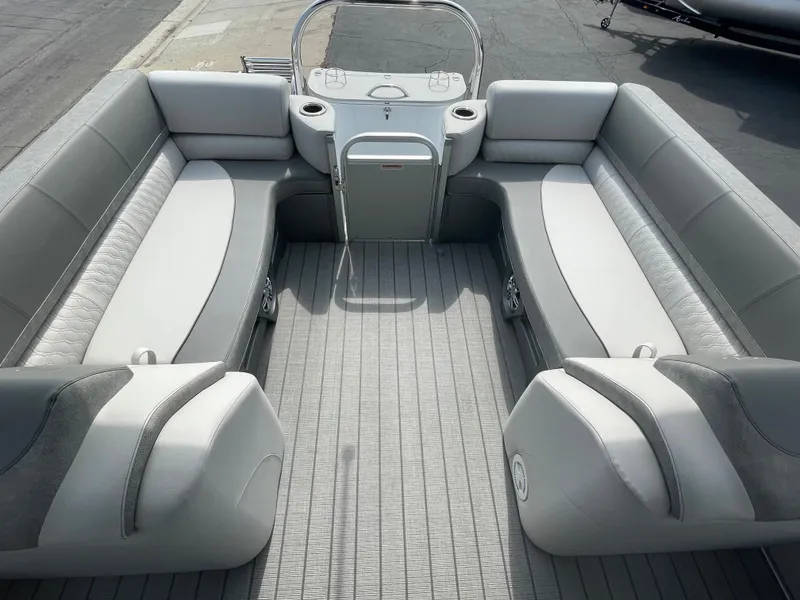 Slide: The Image of 2025 Avalon 2385 Catalina QLS interior with luxurious seating and modern design. - 4