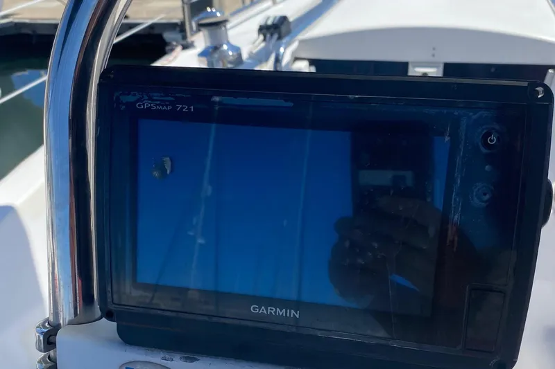 Slide: The Image of Garmin GPSmap 721 on a 2009 Hunter 31-2 sailboat. - 14