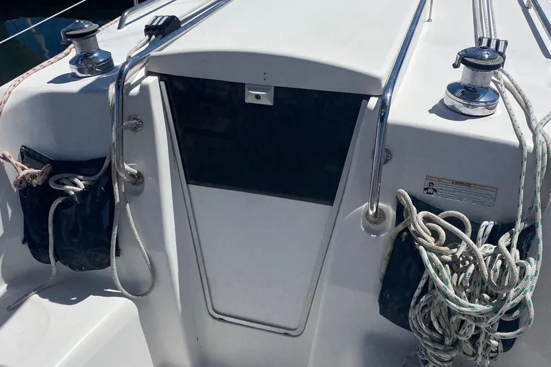 Slide: The Image of Hunter 31-2 sailboat cockpit with winches and ropes, 2009 model. - 15