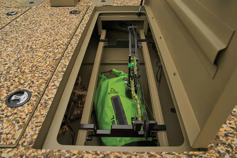 Slide: The Image of Tracker Grizzly 2072 CC Sportsman Kicker 2024 - 30