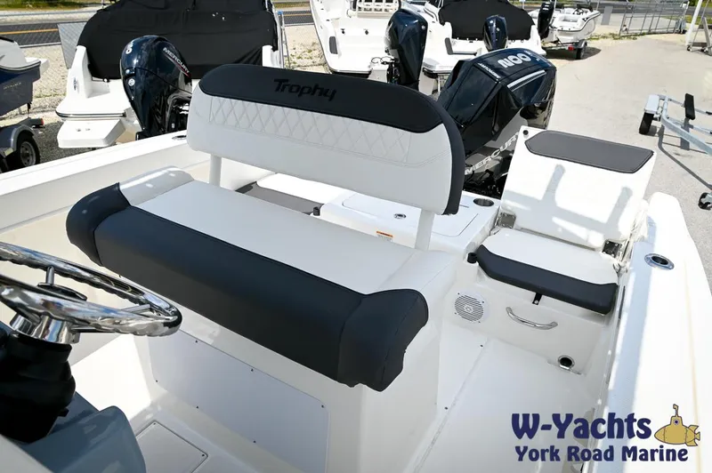 Slide: The Image of 2024 Bayliner Trophy T22CC boat interior at W-Yachts York Road Marine. - 19