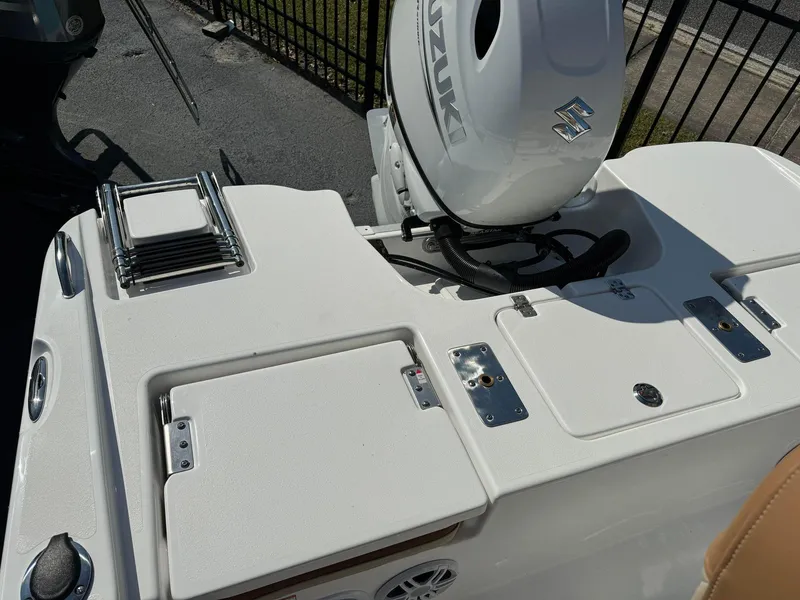 Slide: The Image of 2024 NauticStar 191 Hybrid boat with Suzuki outboard motor. - 7