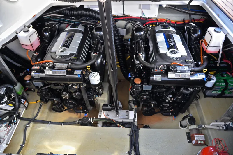 Slide: The Image of Crownline Boats 350 SY 2020 - 54