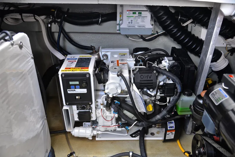 Slide: The Image of Crownline Boats 350 SY 2020 - 57