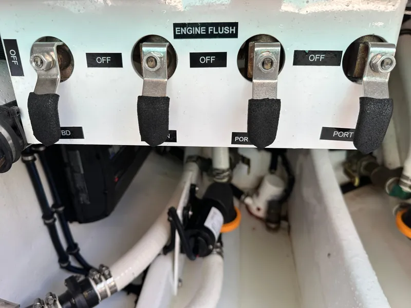 Slide: The Image of Nor-Tech 390 Sport Center Console 2020 - 108