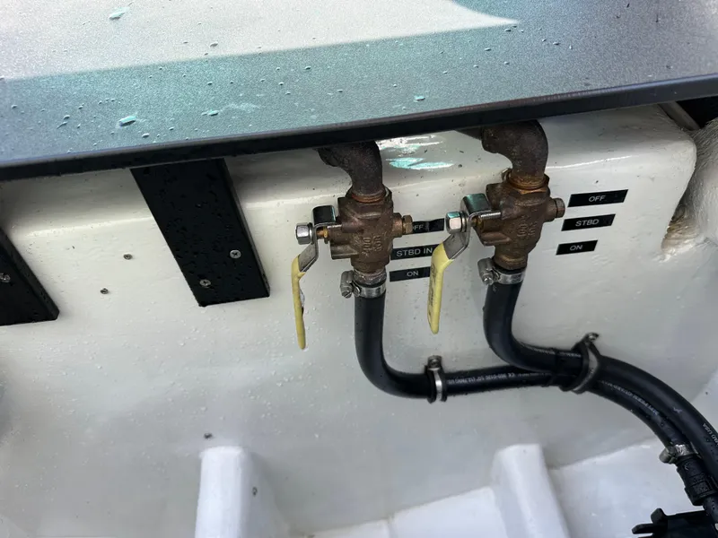 Slide: The Image of Nor-Tech 390 Sport Center Console 2020 - 113