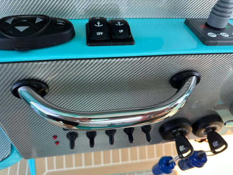 Slide: The Image of Nor-Tech 390 Sport Center Console 2020 - 129