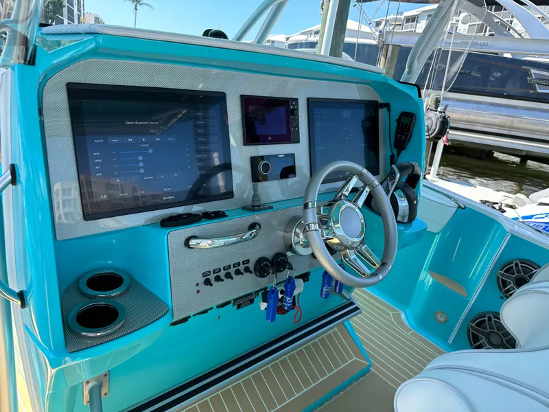 Slide: The Image of Nor-Tech 390 Sport Center Console 2020 - 134