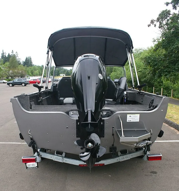Slide: The Image of Crestliner 1700 Vision 2021 - 3