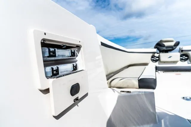 Slide: The Image of Starcraft SVX231CC 2024 - 16