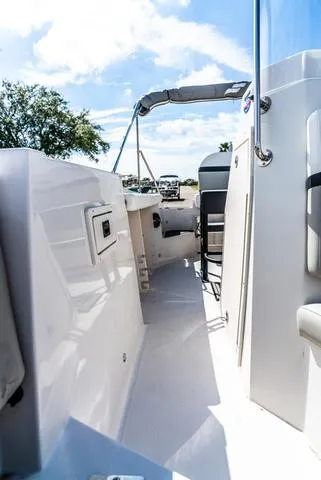 Slide: The Image of Starcraft SVX231CC 2024 - 18