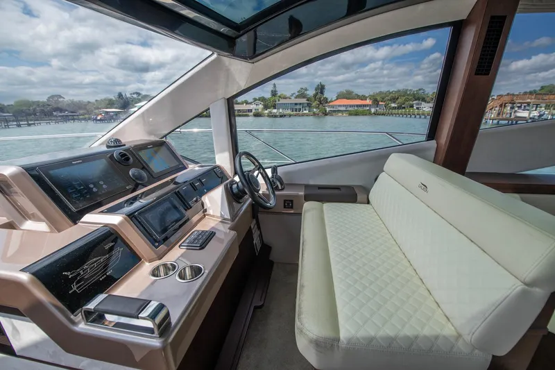 Slide: The Image of Galeon 560 Sky 2020 - 52