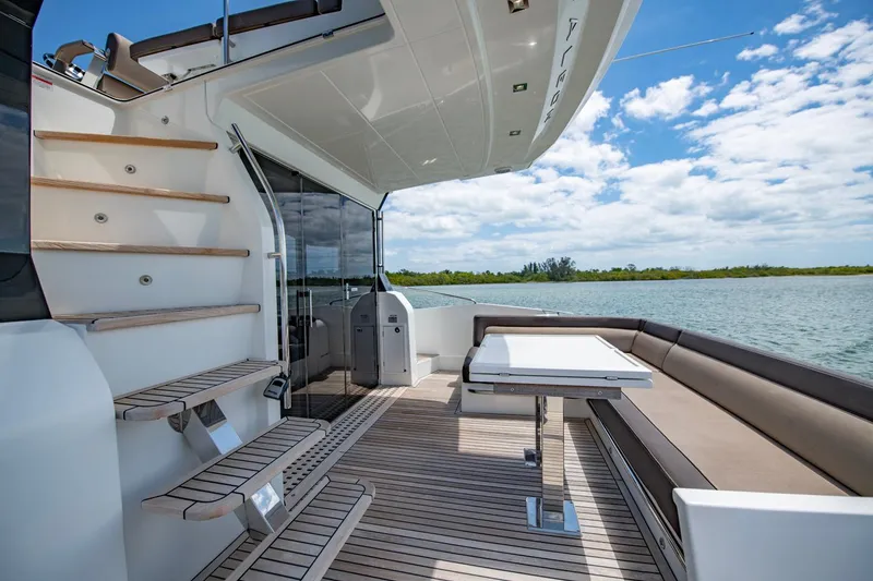 Slide: The Image of Galeon 560 Sky 2020 - 75