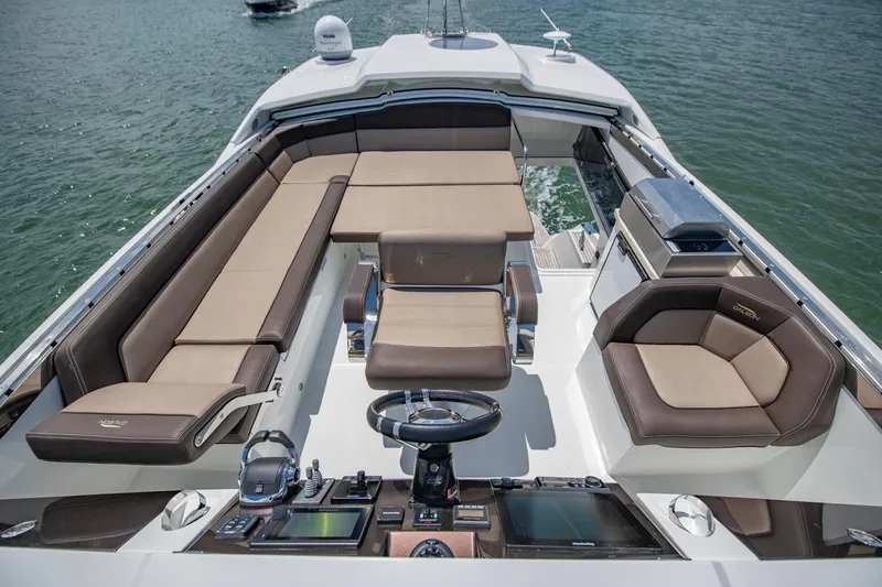 Slide: The Image of Galeon 560 Sky 2020 - 84