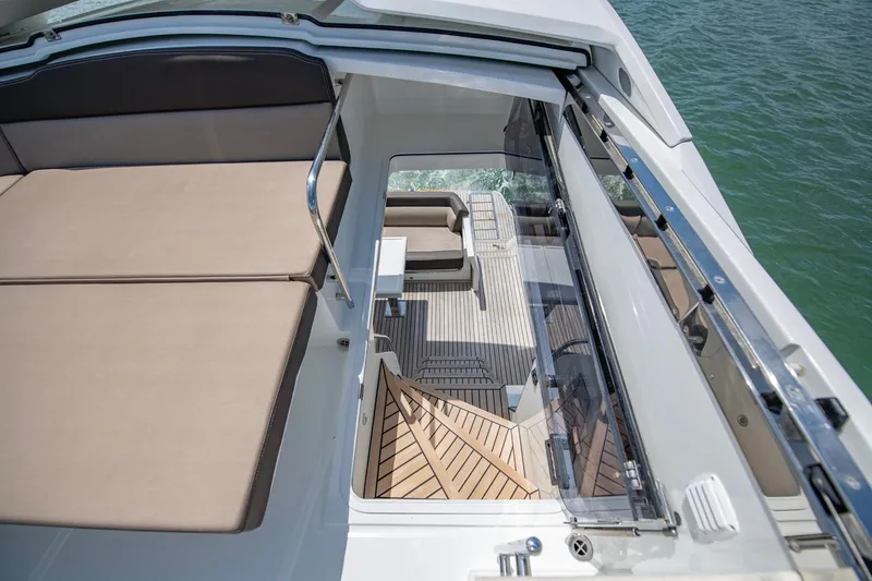 Slide: The Image of Galeon 560 Sky 2020 - 90