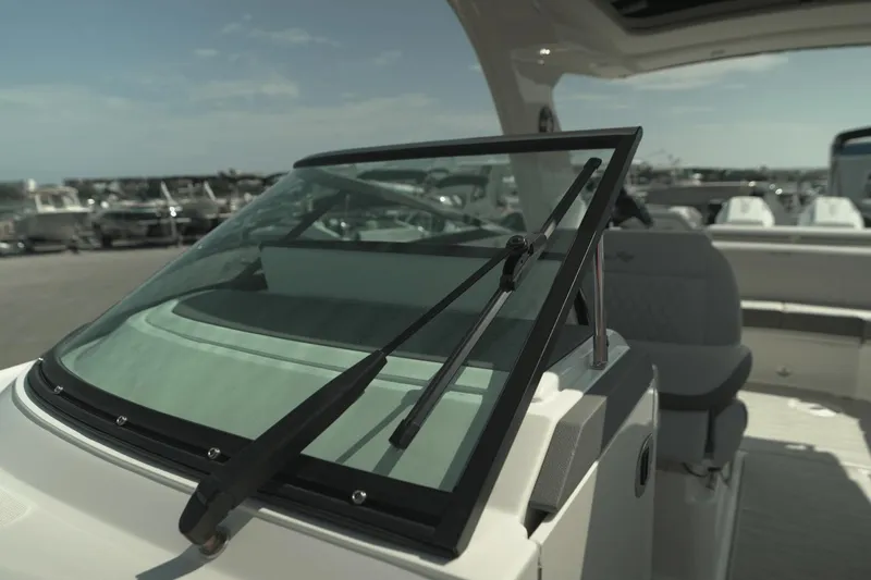 Slide: The Image of Sea Ray SLX 310 Outboard 2025 - 12