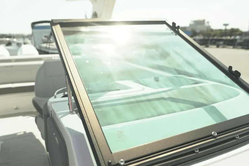 Slide: The Image of Sea Ray SLX 310 Outboard 2025 - 15