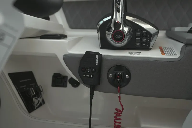 Slide: The Image of Sea Ray SLX 310 Outboard 2025 - 25