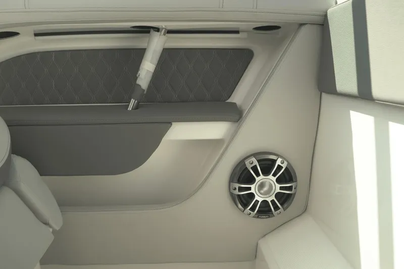 Slide: The Image of Sea Ray SLX 310 Outboard 2025 - 32