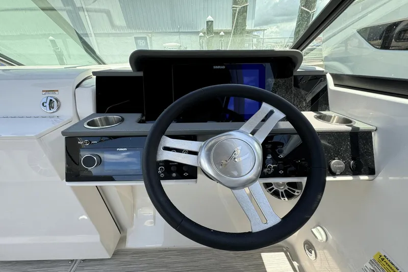 Slide: The Image of Sea Ray SDX 250 Outboard 2025 - 16