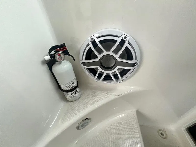 Slide: The Image of Fire extinguisher and speaker on 2010 Sea Ray 280 Sundancer boat. - 9