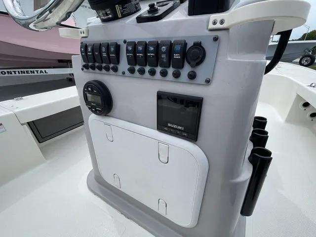 Slide: The Image of Spyder FX19TRC 2024 - 12