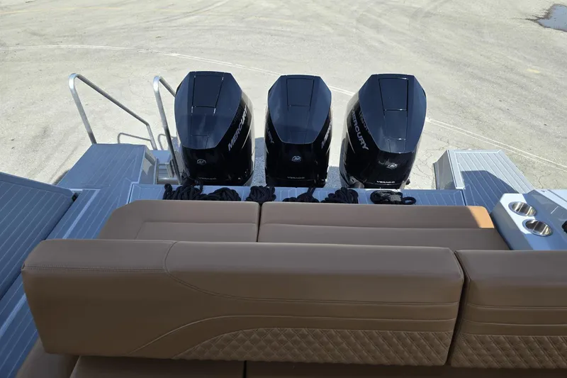 Slide: The Image of Cruisers 38 GLS South Beach Outboard 2024 - 25