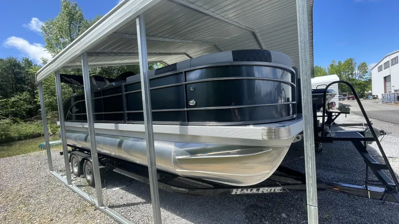 Slide: The Image of Massimo Lux Craft P-21 2024 - 1