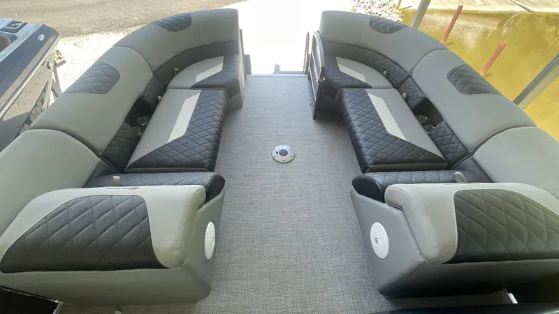 Slide: The Image of Massimo Lux Craft P-21 2024 - 13