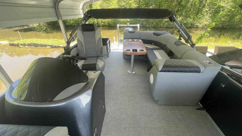 Slide: The Image of Massimo Lux Craft P-21 2024 - 14