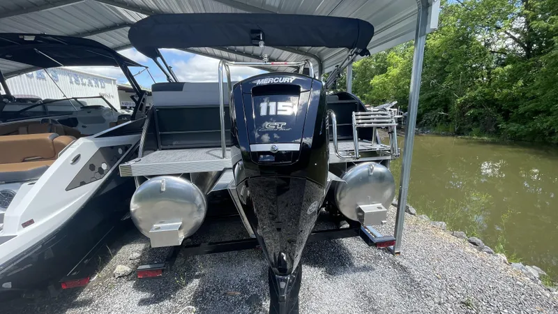 Slide: The Image of Massimo Lux Craft P-21 2024 - 17