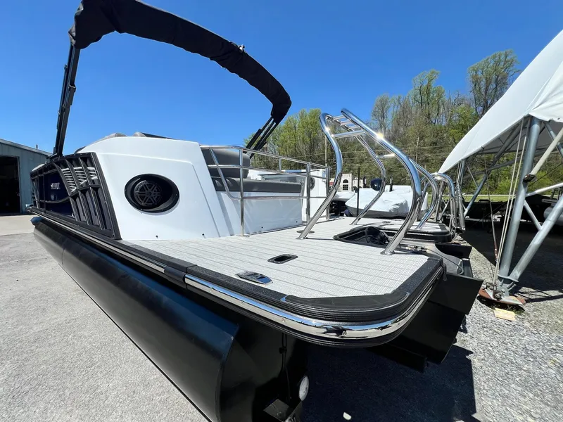 Slide: The Image of 2024 Sylvan S3 CLZ DH Tritoon boat in stock, featuring sleek design and modern amenities. - 21