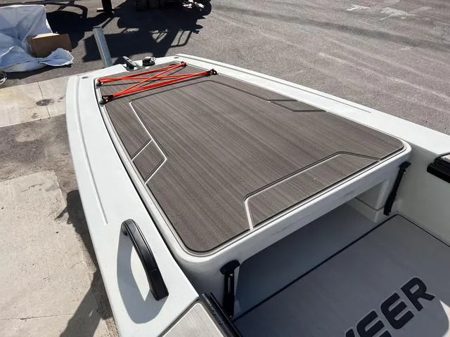 Slide: The Image of Veer Veer V13 2023 - 11