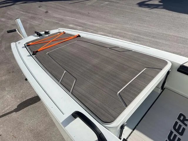 Slide: The Image of Veer Veer V13 2023 - 12