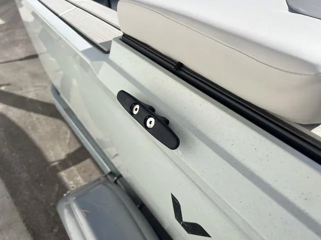 Slide: The Image of Veer Veer V13 2023 - 17