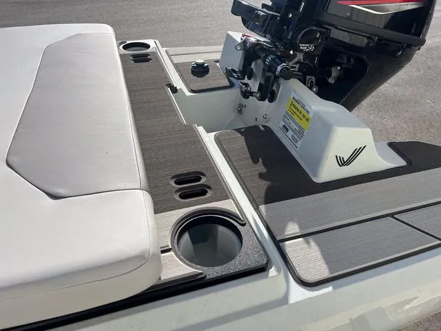 Slide: The Image of Veer Veer V13 2023 - 6