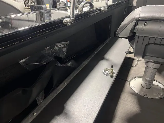 Slide: The Image of Lund 2175 Pro V Sport 2024 - 17