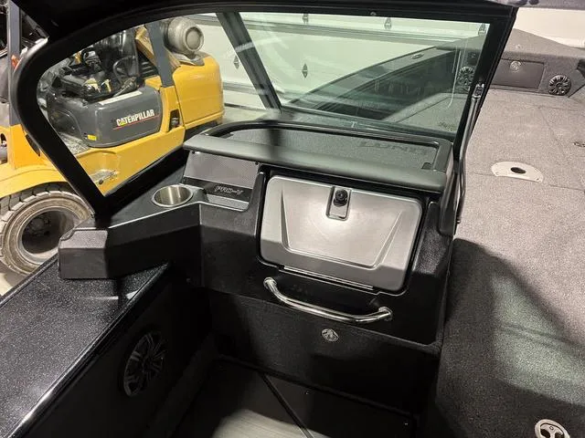 Slide: The Image of Lund 2175 Pro V Sport 2024 - 22