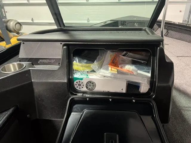 Slide: The Image of Lund 2175 Pro V Sport 2024 - 23