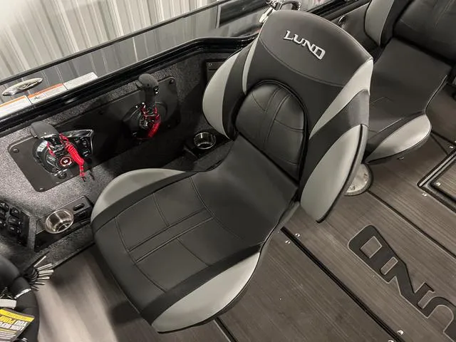 Slide: The Image of Lund 2175 Pro V Sport 2024 - 25