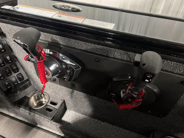 Slide: The Image of Lund 2175 Pro V Sport 2024 - 26