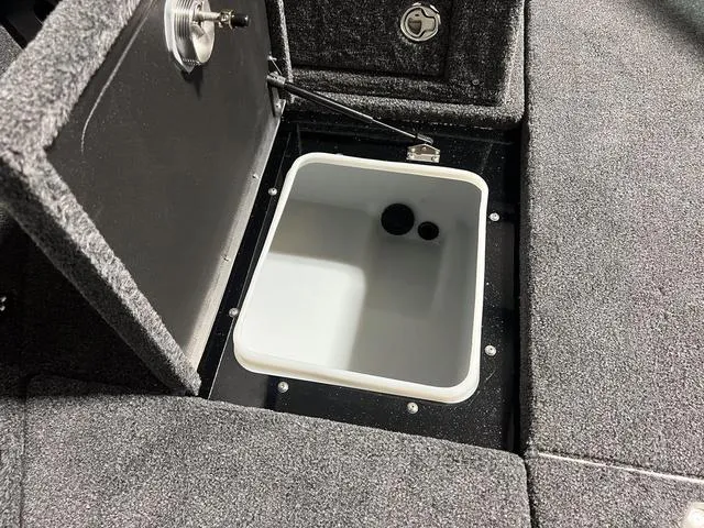 Slide: The Image of Lund 2175 Pro V Sport 2024 - 37